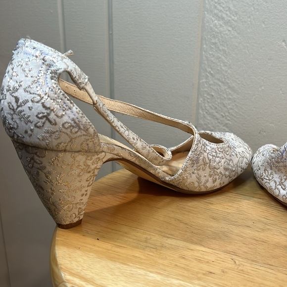 Chelsea Crew 'Alter' White and Silver Heels Peep Toe - Picture 5 of 10